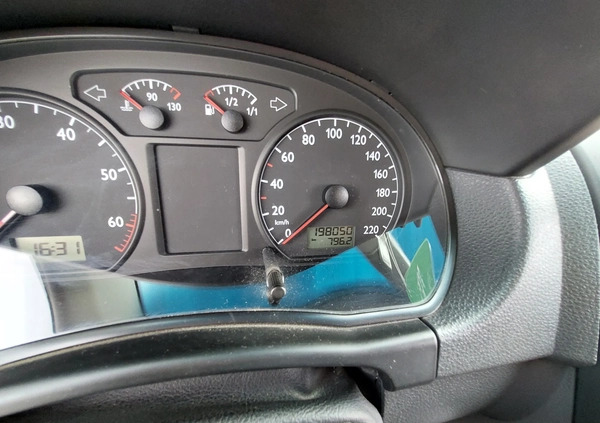Volkswagen Polo cena 5200 przebieg: 198050, rok produkcji 2004 z Jarocin małe 154